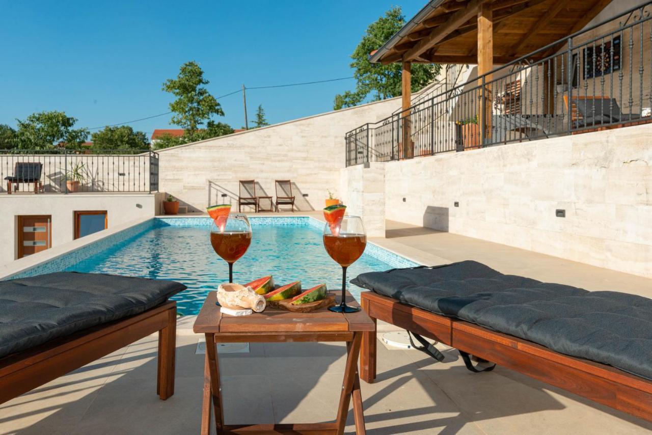 בנקובאץ Modern Rustic Villa Kate מראה חיצוני תמונה