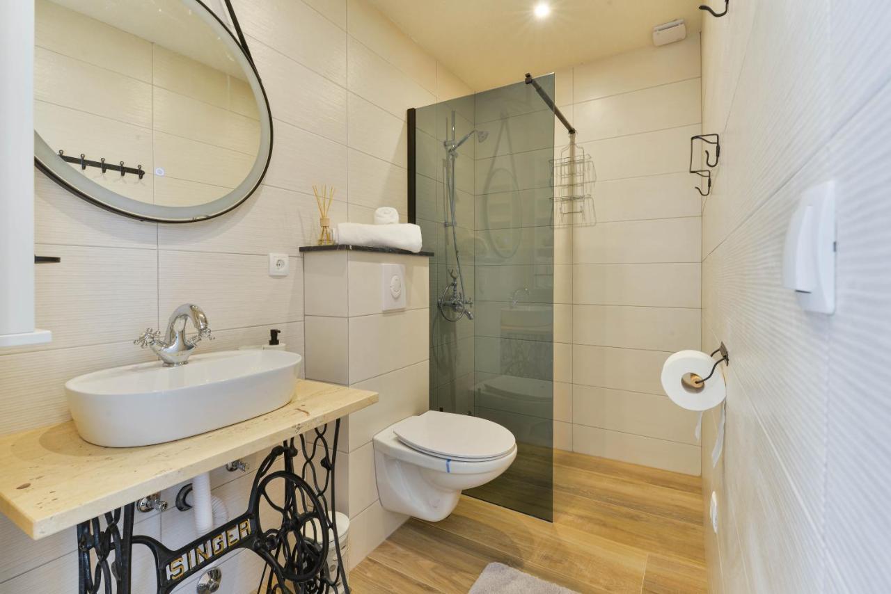 בנקובאץ Modern Rustic Villa Kate מראה חיצוני תמונה
