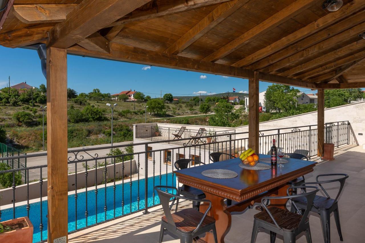 בנקובאץ Modern Rustic Villa Kate מראה חיצוני תמונה