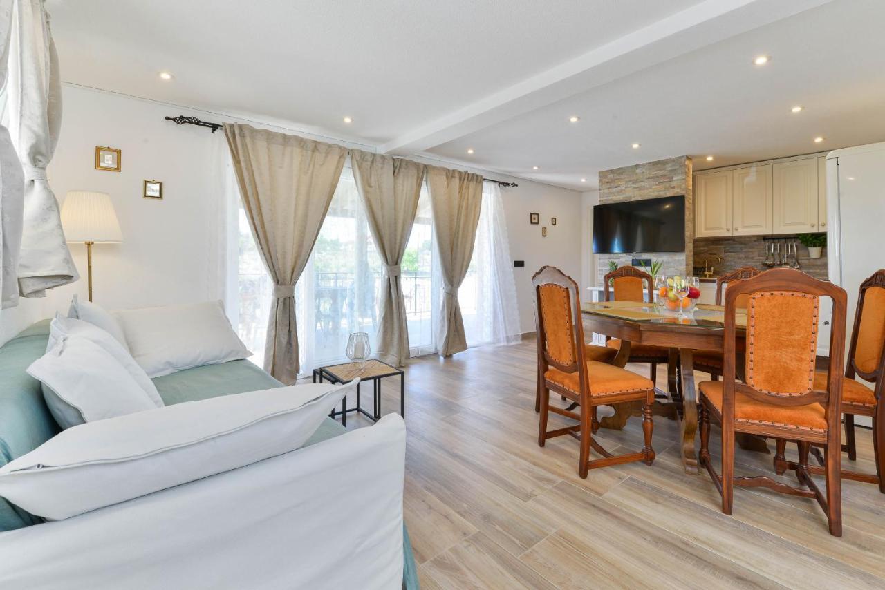 בנקובאץ Modern Rustic Villa Kate מראה חיצוני תמונה